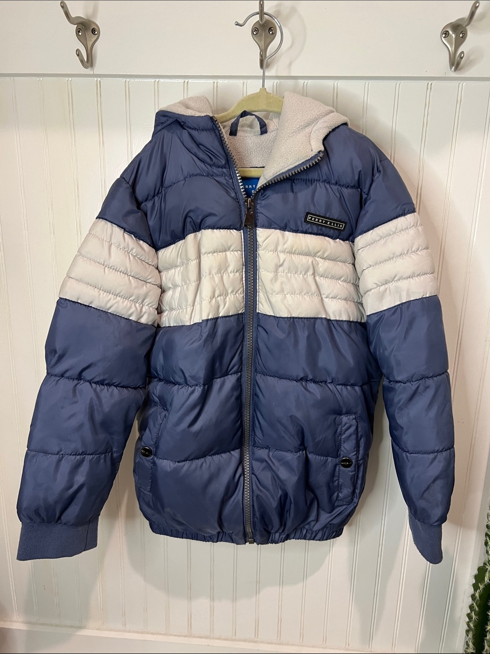 Perry Ellis Kids Colorblock Puffer Jacket in Blue & Cream